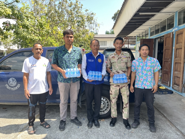 กปภ.สาขาขนอม  มอบน้ำดื่มบรรจุขวดตราสัญลักษณ์ กปภ. ให้กับที่ว่าการอำเภอขนอม ในช่วงเทศกาลสงกรานต์ พ.ศ.2569