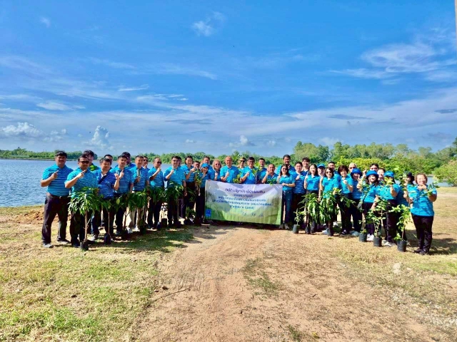 กปภ.สาขาพนัสนิคม จัดกิจกรรมปลูกต้นไม้ในโครงการ  กปภ.ปลูกป่าเพื่อแผ่นดิน เทิดพระเกียรติพระบาทสมเด็จพระบรมชนกาธิเบศร มหาภูมิพลอดุลยเดชมหาราช บรมนาถบพิตร (Fathers Land) ประจำปี ๒๕๖๙