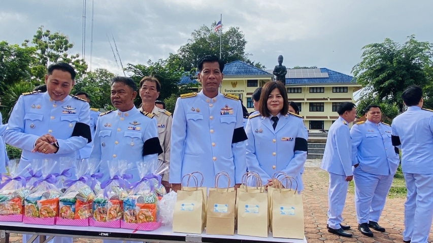 กปภ.สาขาบางสะพาน  เข้าร่วมพิธีเจริญพระพุทธมนต์และทำบุญตักบาตรถวายพระราชกุศล เนื่องในโอกาสวันเฉลิมพระชนมพรรษา 4 รอบ สมเด็จพระนางเจ้าฯ พระบรมราชินี