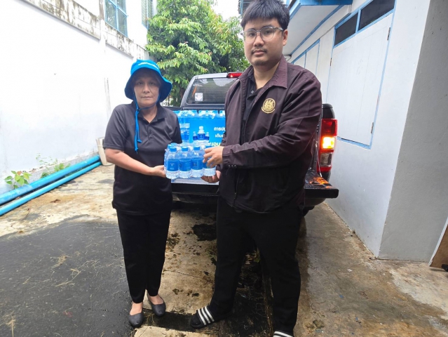 กปภ.สาขาฉะเชิงเทรา มอบน้ำดื่มตราสัญลักษณ์ กปภ. จำนวน 360 ขวด ให้แก่สำนักงานสวัสดิการและคุ้มครองแรงงานจังหวัดฉะเชิงเทรา