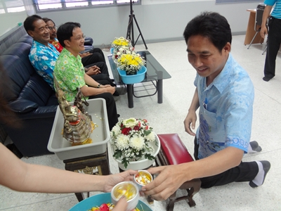 ไฟล์แนบ สงกรานต์บานฉ่ำที่การประปาส่วนภูมิภาคสาขาสมุทรสงคราม 