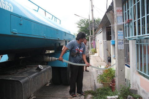 ไฟล์แนบ กปภ.ข.10 ร่วมกับ กปภ.สาขานครสวรรค์ นำรถน้ำออกให้บริการประชาชน