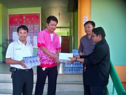 ไฟล์แนบ กปภ.สาขาโพนทอง ร่วมงานประเพณีลอยกระทง อำเภอโพนทอง ประจำปี ๒๕๕๖ พร้อมมอบเงินและสนับสนุนน้ำดื่ม กปภ. สำหรับแจกจ่ายให้แก่ผู้ร่วมกิจกรรม