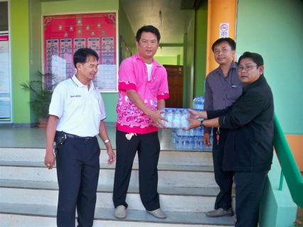 ไฟล์แนบ กปภ.สาขาโพนทอง ร่วมงานประเพณีลอยกระทง อำเภอโพนทอง ประจำปี ๒๕๕๖ พร้อมมอบเงินและสนับสนุนน้ำดื่ม กปภ. สำหรับแจกจ่ายให้แก่ผู้ร่วมกิจกรรม