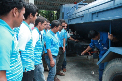 ไฟล์แนบ กปภ.ข.๕ จัดอบรม "การขับรถบรรทุกน้ำและการบำรุงรักษาเบื้องต้น" เพิ่มทักษะการขับรถยนต์ขนาดใหญ่แก่พนักงาน