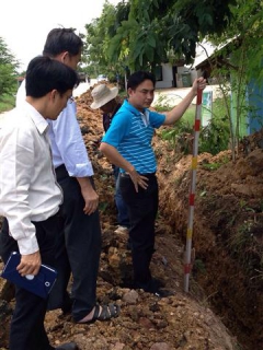 ไฟล์แนบ กปภ.สาขาสมุทรสงคราม ลงพื้นที่ตรวจสอบการวางท่อเมนขยายเขตจำหน่ายน้ำ 