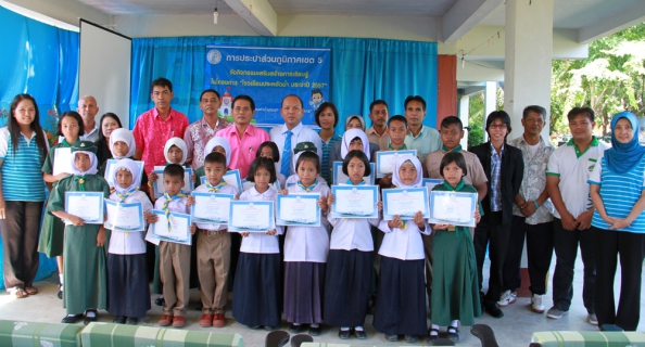 ไฟล์แนบ กปภ.ข.๕ ร่วมกับ กปภ.สาขาสุไหงโก-ลก จัดกิจกรรมและมอบทุนการศึกษาในโครงการโรงเรียนประหยัดน้ำ  ณ โรงเรียนบ้านศาลาอูมา  อ.แว้ง จ.นราธิวาส