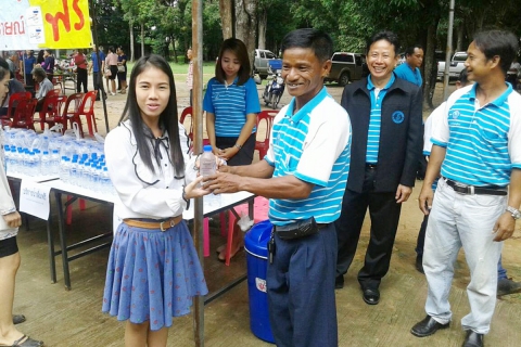 ไฟล์แนบ การประปาส่วนภูมิภาค สาขากุฉินารายณ์ ร่วมสร้างความสุขในโครงการ อำเภอยิ้มเคลื่อนที่ ณ วัดป่ากุดหว้า ต.กุดหว้า อ.กุฉินารายณ์ จ.กาฬสินธุ์