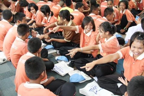 ไฟล์แนบ กปภ.ข.๖ ร่วมกับ กปภ.สาขาเมืองพล ลงพื้นที่ จัดกิจกรรมในโครงการ โรงเรียนประหยัดน้ำ ถ่ายทอดความรู้พร้อมปลูกฝังจิตสำนึกในการอนุรักษ์ทรัพยากรน้ำ แก่นักเรียน โรงเรียนบ้านคูขาด (สถิตย์อุปถัมป์) จ.ขอนแก่น               