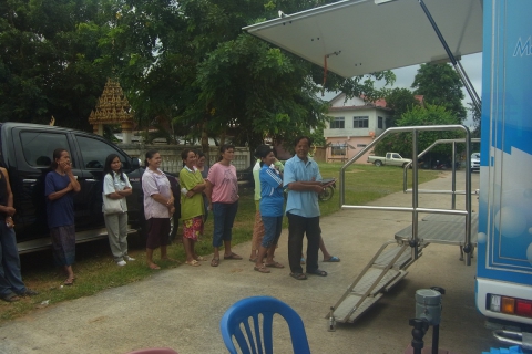 ไฟล์แนบ การประปาส่วนภูมิภาค สาขาน้ำพอง ลงพื้นที่อำนวยความสะดวกแก่ลูกค้าผู้ใช้น้ำ ออกหน่วยบริการรับชำระค่าน้ำประปา ณ วัดสระแก้ว บ.คำบง ม.๘ ต.สะอาด อ.น้ำพอง จ.ขอนแก่น