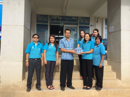ไฟล์แนบ การประปาส่วนภูมิภาคสาขาสุโขทัย  โดยนายกมล  ประดุงรุก  ผู้จัดการการประปาส่วนภูมิภาคสาขาสุโขทัย  ได้มอบหมายให้หัวหน้างานอำนวยการ และหัวหน้างานจัดเก็บรายได้  มอบน้ำดื่ม กปภ.ให้อำเภอคีรีมาศ เพื่อร่วมกิจกรรม งานลอยกระทง เผาเทียน เล่นไฟ จังหวัดสุโขทัย ประจำปี 2557