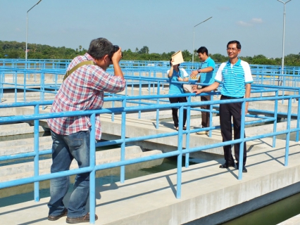 ไฟล์แนบ กปภ.สาขาสมุทรสาคร ต้อนรับสื่อมวลชน จากสถานีโทรทัศน์ ไทยพีบีเอส ที่เดินทางมาเพื่อสัมภาษณ์ ประเด็นเรื่องสถานการณ์ภัยแล้งลุ่มแม่น้ำแม่กลอง ซึ่งอยู่ในพื้นที่ กปภ.ข.3