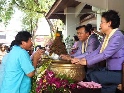 ไฟล์แนบ กปภ.สาขาลำพูน ร่วมกิจกรรมพิธีรดน้ำดำหัว ท่านผู้ว่าราชการจังหวัดลำพูน ณ จวนผู้ว่าราชการจังหวัดลำพูน  ตำบลในเมือง อำเภอเมือง