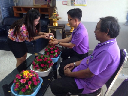 ไฟล์แนบ กปภ.สาขาสมุทรสงคราม จัดพิธีรดน้ำดำหัวขอพรผู้ใหญ่และสรงน้ำพระ ในเทศกาลสงกรานต์ 2558