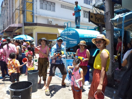 ไฟล์แนบ กปภ.สาขาบ้านบึง เข้าร่วมกิจกรรมงานประเพณีสงกรานต์ปี  2558 เมื่อวันที่ 19 เมษายน 2558 ณ บริเวณถนนประโยชน์เนื่องจำนงค์  ตำบลบ้านบึง  อำเภอบ้านบึง  จังหวัดชลบุรี