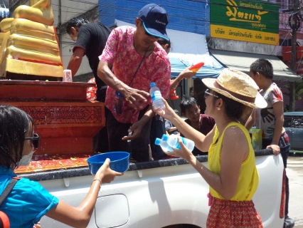 ไฟล์แนบ กปภ.สาขาบ้านบึง เข้าร่วมกิจกรรมงานประเพณีสงกรานต์ปี  2558 เมื่อวันที่ 19 เมษายน 2558 ณ บริเวณถนนประโยชน์เนื่องจำนงค์  ตำบลบ้านบึง  อำเภอบ้านบึง  จังหวัดชลบุรี