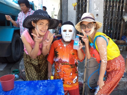 ไฟล์แนบ กปภ.สาขาบ้านบึง เข้าร่วมกิจกรรมงานประเพณีสงกรานต์ปี  2558 เมื่อวันที่ 19 เมษายน 2558 ณ บริเวณถนนประโยชน์เนื่องจำนงค์  ตำบลบ้านบึง  อำเภอบ้านบึง  จังหวัดชลบุรี