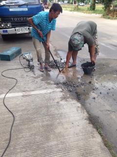 ไฟล์แนบ กปภ.สาขาด่านช้างซ่อมท่อเมนหน้ากู้ภัยเสมอกัน