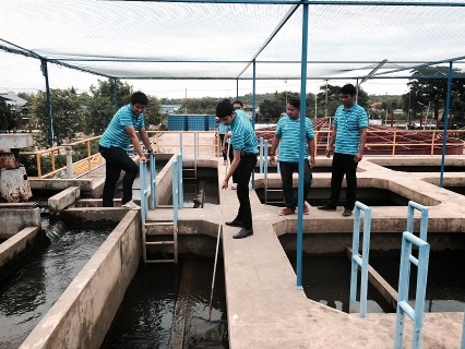 ไฟล์แนบ หัวหน้างานบริการฯ  กปภ.สาขากำแพงเพชร นำพนักงานลุยทำความสะอาดโรงกรองน้ำหนองปลิง ให้ได้มาตรฐานโครงการ Water Safety Plan : WSP 