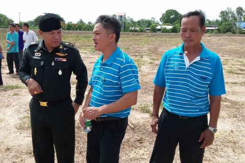 ไฟล์แนบ การประปาส่วนภูมิภาค สาขาพยัฆภูมิพิสัย ร่วมให้การต้อนรับ นายสมศักดิ์ จังตระกุล ผู้ว่าราชการจังหวัดร้อยเอ็ด ในการตรวจเยี่ยมสถานการณ์ภัยแล้ง ณ อ่างเก็บน้ำห้วยจานใต้ อ.ปทุมรัตน์ จ.ร้อยเอ็ด