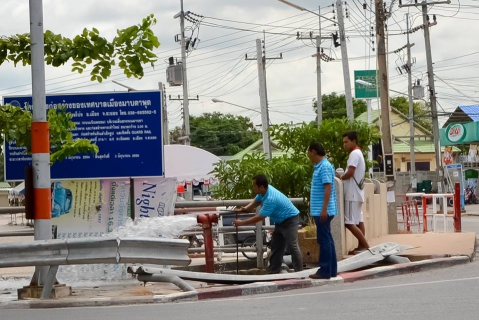 ไฟล์แนบ กปภ.สาขาบ้านฉาง ดำเนินโครงการ มุ่งมั่นเพื่อปวงชนเฉลิมพระเกียรติ ๖๐ พรรษา สมเด็จพระเทพรัตนราชสุดาฯ สยามบรมราชกุมารี ครั้งที่ ๖ ประจำปี ๒๕๕๘
