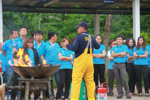 ไฟล์แนบ คณะกรรมการความปลอดภัย อาชีวอนามัย และสภาพแวดล้อมในการทำงาน กปภ.ข.๗ ร่วมกับ ศูนย์ฝึกดับเพลิง กู้ภัย เทศบาลตำบลหนองบัว จัดการฝึกอบรม การดับเพลิงเบื้องต้น และซ้อมอพยพหนีไฟ  