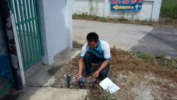 ไฟล์แนบ กปภ.สาขาด่านช้างให้มิสเตอร์ประปาตรวจสอบน้ำไหลอ่อนบ้านผู้ใช้น้ำ