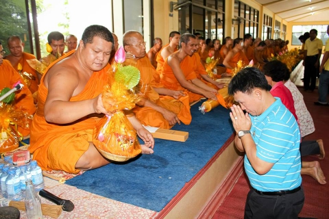 ไฟล์แนบ กปภ.สาขาบ้านฉาง ร่วมกับองค์การบริหารส่วนตำบลตาสิทธิ์ อำเภอปลวกแดง จังหวัดระยอง จัดกิจกรรมประเพณีแห่เทียนพรรษา ประจำปี ๒๕๕๘
