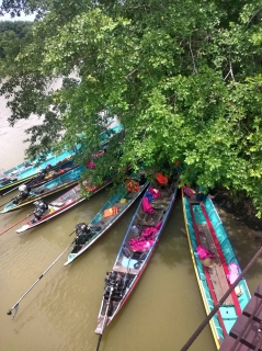ไฟล์แนบ กปภ.สาขาหาดใหญ่ (พ) ร่วมเป็นเจ้าภาพล่องเรือถวายเทียนพรรษา ประจำปี 2558