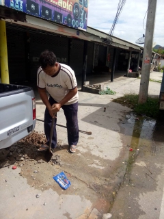 ไฟล์แนบ กปภ.สาขากาญจนบุรี ได้ทำการซ่อมท่อประปา บ้านเลขที่ 1/1 หมู่1 ถนนพัฒนากาญจน์ ตำบลท่าล้อ อำเภอท่าม่วง จังหวัดกาญจนบุรี ชื่อนางบังอร คุ้มไข่น้ำ