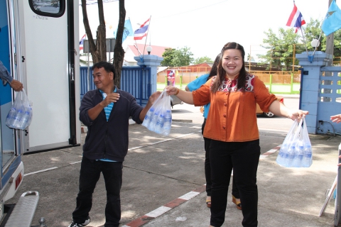 ไฟล์แนบ การประปาส่วนภูมิภาคเขต ๖ มอบน้ำดื่มบรรจุขวดตราสัญลักษณ์ กปภ. แก่สำนักงานพาณิชย์จังหวัดขอนแก่น สนับสนุนกิจกรรมปั่นเพื่อแม่ Bike for Mom