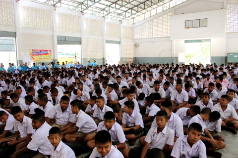 ไฟล์แนบ กปภ.สาขาเลาขวัญมอบเกียรติบัตรและทุนการศึกษาในโครงการโรงเรียนประหยัดน้ำ ประจำปี ๒๕๕๘