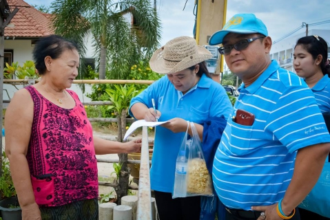ไฟล์แนบ นายชาตรี ฉิมนุมาศ ผู้จัดการ กปภ.สาขาบ้านฉาง พูดคุยสอบถามผู้ใช้น้ำ เกี่ยวกับการรับบริการน้ำประปาของ กปภ.สาขาบ้นฉาง