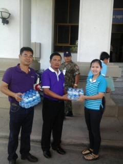 ไฟล์แนบ กปภ.สาขากาญจนบุรีมอบน้ำดื่มตราสัญลักษณ์ให้สำนักงานจังหวัด