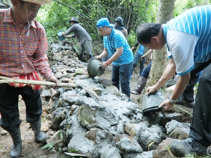 ไฟล์แนบ การประปาส่วนภูมิภาคสาขาสันกำแพง ได้ร่วมกิจกรรม โครงการ กปภ.รักษ์สิ่งแวดล้อม สร้างฝาย ปลูกป่า ร่วมกับทางอำเภอสันกำแพง