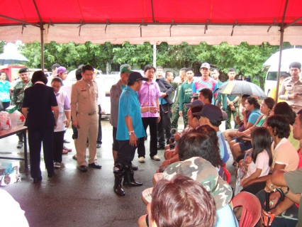 ไฟล์แนบ กปภ.สาขากบินทร์บุรี ร่วมกับ นายอุกริช พึ่งโสภา ผู้ว่าราชการจังหวัดปราจีนบุรี พร้อมด้วยนายกเหล่ากาชาดจังหวัดปราจีนบุรีและคณะ มอบน้ำดื่มบรรจุขวดตราสัญลักษณ์ กปภ.ช่วยเหลือผู้ประสบภัยน้ำท่วมในเขตเทศบาลตำบลกบินทร์  อำเภอกบินทร์บุรี จังหวัดปราจีนบุรี