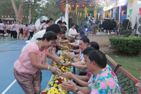 ไฟล์แนบ กปภ.ข.10 จัดกิจกรรมรดน้ำดำหัวผู้ใหญ่สืบสานประเพณีปีใหม่ไทยวันสงกรานต์ 2559 