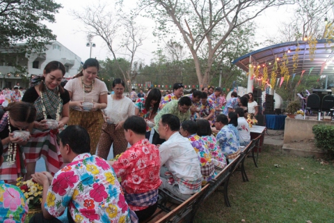 ไฟล์แนบ กปภ.ข.10 จัดกิจกรรมรดน้ำดำหัวผู้ใหญ่สืบสานประเพณีปีใหม่ไทยวันสงกรานต์ 2559 
