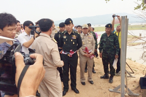 ไฟล์แนบ กปภ.สาขากุฉินารายณ์ ร่วมให้การต้อนรับ พลโท วิชัย แชจอหอ แม่ทัพภาคที่ 2 ในการเข้าตรวจเยี่ยมความคืบหน้าการบริหารจัดการน้ำในอ่างเก็บน้ำห้วยจุมจัง อ.กุฉินารายณ์ จ.กาฬสินธุ์