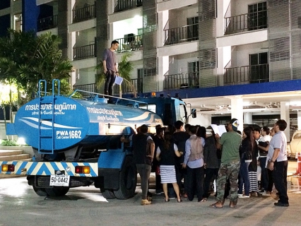 ไฟล์แนบ กปภ.สาขาสมุทรสาคร นำรถบรรทุกน้ำสัญลักษณ์ กปภ. เพื่อเข้าประกอบฉากถ่ายทำละครโทรทัศน์เฉลิมพระเกียรติ เรื่อง ต้นน้ำของแผ่นดิน ออกอากาศทางสถานีวิทยุโทรทัศน์กองทัพบกช่อง 5