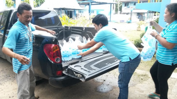ไฟล์แนบ กปภ.สาขากาญจนดิษฐ์ สนับสนุนน้ำดื่มบรรจุขวดตราสัญลักษณ์ กปภ. ให้แก่สำนักงานเทศบาลตำบลช้างขวา