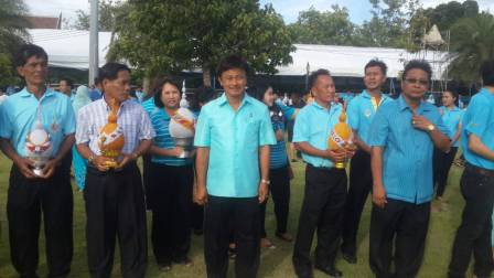 ไฟล์แนบ นายธวัช ก้อนนาค ผจก.กปภ.(พ) สาขาพระนครศรีอยุธยา  พร้อมด้วยพนักงานในสังกัด เข้าร่วมงานเฉลิมพระเกียรติ สมเด็จพระนางเจ้าฯ พระบรมราชินีนาถ      เนื่องในโอกาสพระราชพิธี มหามงคลเฉลิมพระชนมพรรษา ๘4 พรรษา ในวันที่ ๑๒ สิงหาคม ๒๕๕9 ณ  วัดพนัญเชิงวรวิหาร และร่วมงานศิลป์ของแม่  โดยนำน้ำดื่มตราสัญลักษณ์ กปภ. บริการให้กับประชาชนในวันที่ ๑๒-14 สิงหาคม ๒๕๕9 ณ  ศูนย์ศิลปาชีพ บางไทรฯ  จังหวัดพระนครศรีอยุธยา