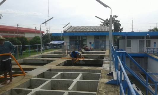 ไฟล์แนบ ทีมงานผลิต กปภ.สาขาด่านช้างจัดกิจกรรมล้างถังตกตะกอน ประจำเดือนสิงหาคม 2559 ตามแผนโครงการจัดการน้ำสะอาด (WSP)