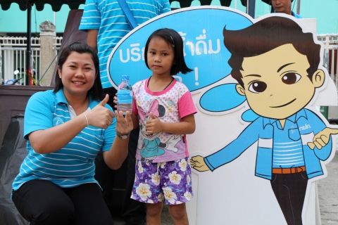 ไฟล์แนบ กปภ.ชลบุรี แจกน้ำดื่มในโครงการเทศบาลเมืองชลบุรีเคลื่อนที่