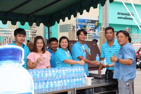 ไฟล์แนบ กปภ.ชลบุรี แจกน้ำดื่มในโครงการเทศบาลเมืองชลบุรีเคลื่อนที่