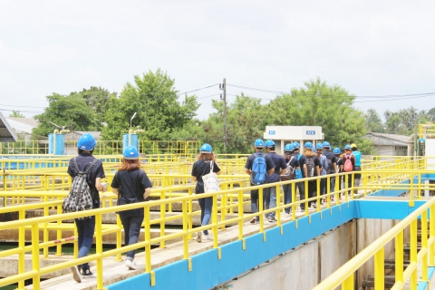 ไฟล์แนบ นักศึกษาวิศวกรรมสิ่งแวดล้อม มหาวิทยาลัยสงขลานครินทร์ วิทยาเขตหาดใหญ่ ศึกษาดูงาน ระบบผลิตน้ำประปา