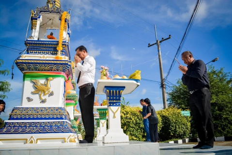 ไฟล์แนบ สาขาบ้านฉาง ทำบุญเลี้ยงพระเนื่องในโอกาสวันขึ้นปีใหม่ ๒๕๖๐