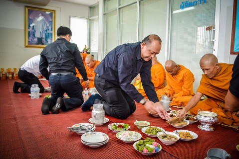 ไฟล์แนบ สาขาบ้านฉาง ทำบุญเลี้ยงพระเนื่องในโอกาสวันขึ้นปีใหม่ ๒๕๖๐