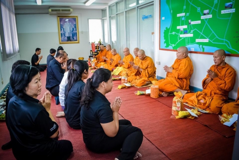 ไฟล์แนบ สาขาบ้านฉาง ทำบุญเลี้ยงพระเนื่องในโอกาสวันขึ้นปีใหม่ ๒๕๖๐