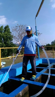 ไฟล์แนบ กปภ.สาขาขลุง ล้างถังตกตะกอนโรงกรองน้ำแม่ข่ายขลุง